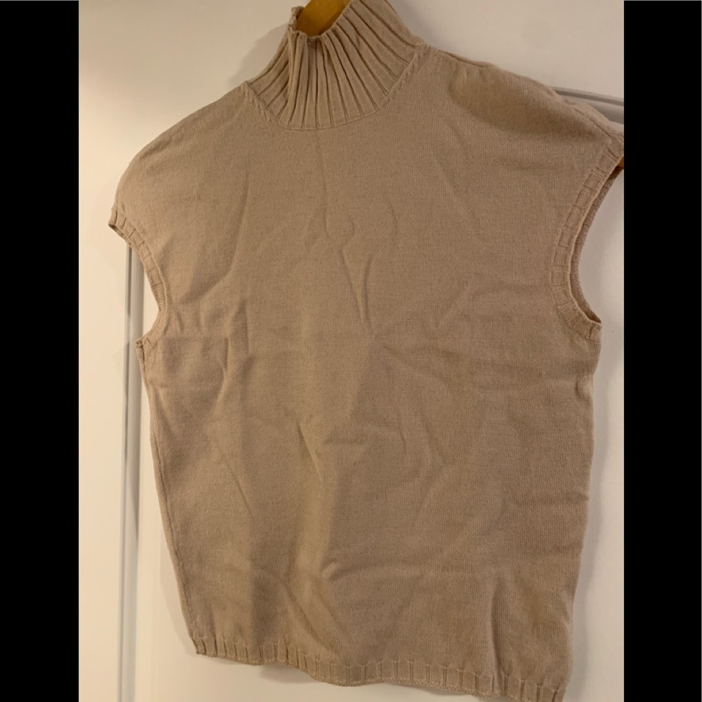 Les Copains sleeveless turtle neck